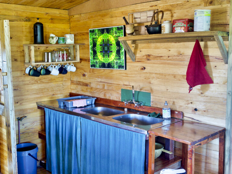 Wild Fox Hill Ecocabin pics 4 768x576
