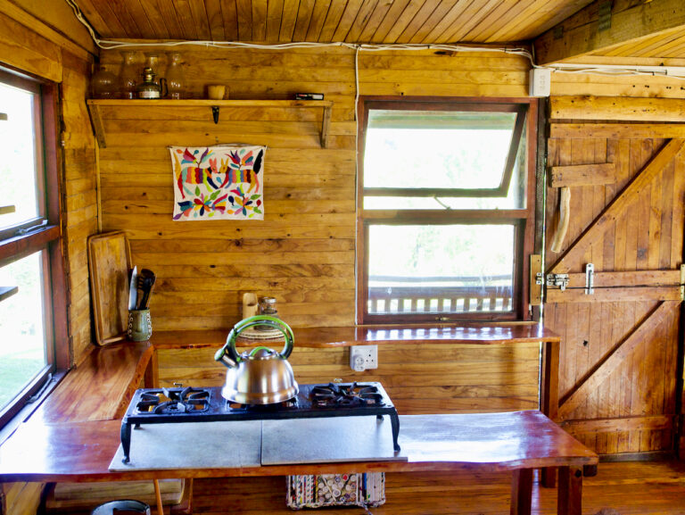 Wild Fox Hill Ecocabin pics 6 768x577