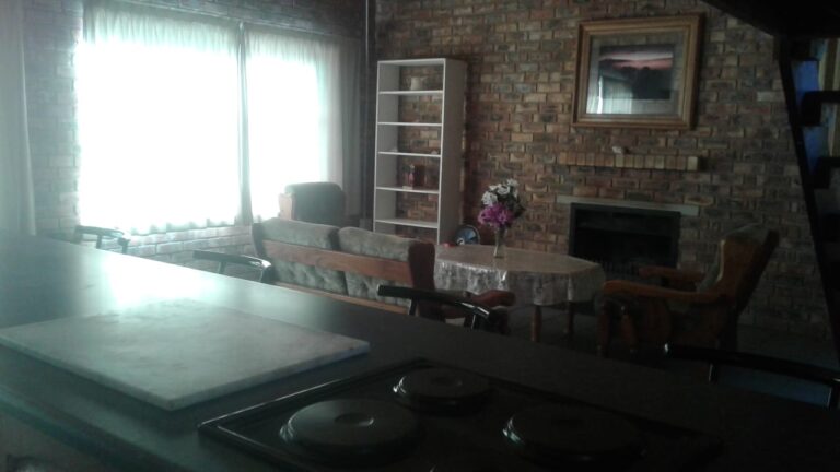 redwood lounge 768x432