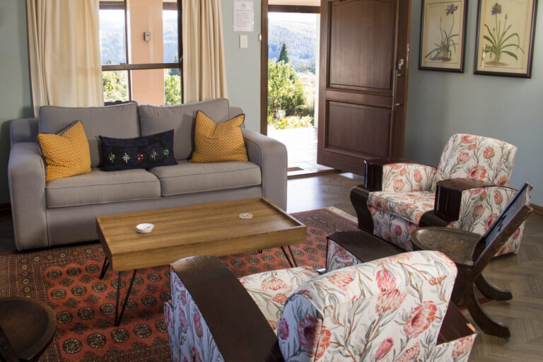 Trengwainton Cottage lounge 768x512