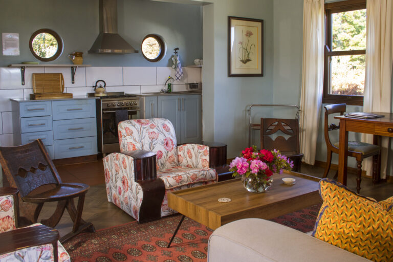 Trengwainton Cottage lounge kitchen 768x512