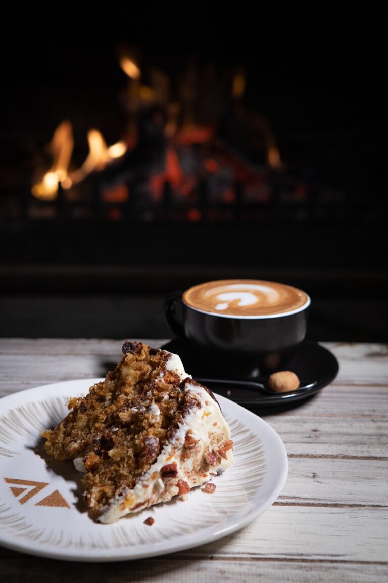 406039090 326642320122116 2271697875448440364 n 768x1153